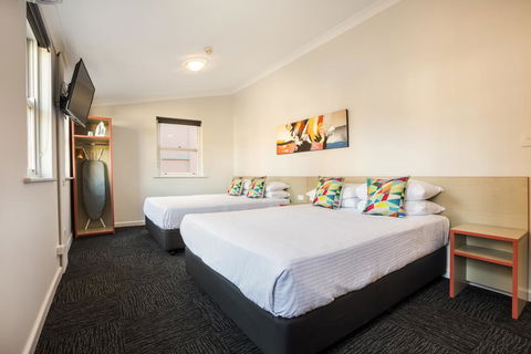 Granville Hotel - Tourism Caloundra 1