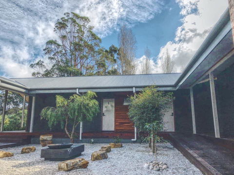 GRAPE JUICE STUDIOs 4km To Town And Surfers Point - Tourism Caloundra 0