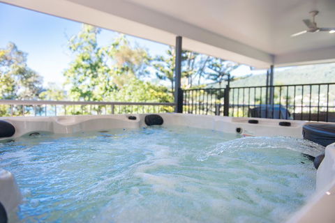 Great Escape - Cannonvale - Tourism Caloundra 1