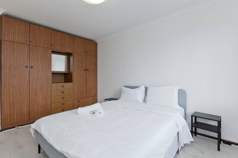 Great Location Unit Near South Perth & City & Zoo - Tourism Caloundra 1