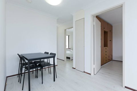 Great Location Unit Near South Perth & City & Zoo - Tourism Caloundra 0