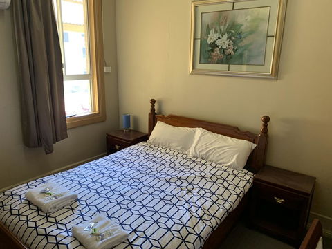 Great Western Hotel - Tourism Caloundra 0