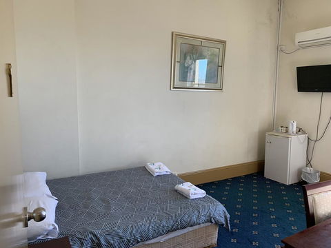Great Western Hotel - Tourism Caloundra 2