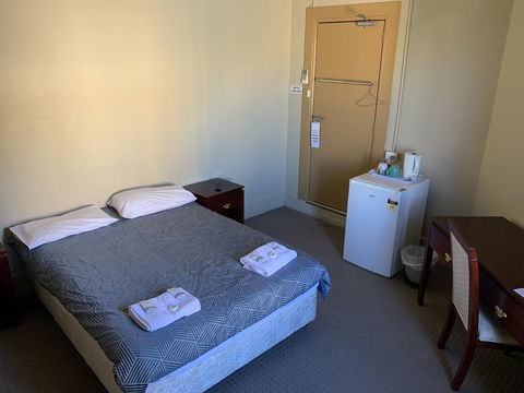 Great Western Hotel - Tourism Caloundra 1