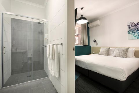 Greenacre Hotel - Tourism Caloundra 2