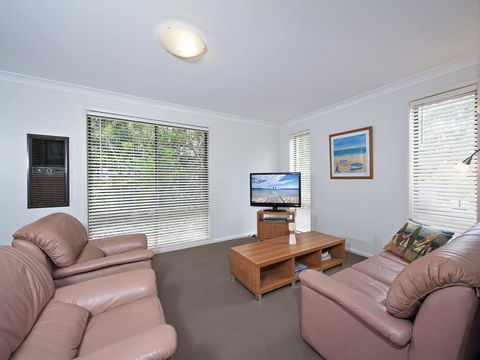 Gretel Close, 5, Beach House - Tourism Caloundra 1