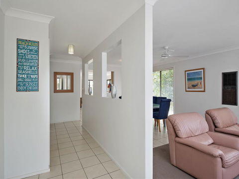 Gretel Close, 5, Beach House - Tourism Caloundra 3