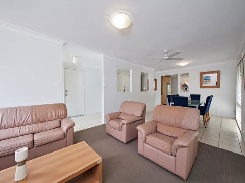 Gretel Close, 5, Beach House - Tourism Caloundra 2