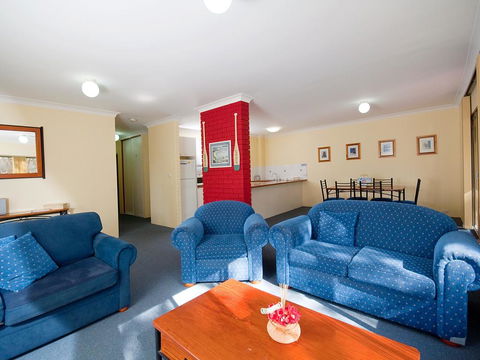 Gretel Close, Maeva Lodge, Unit 04, 14 - Tourism Caloundra 0