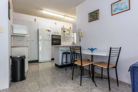 Gretel Lodge, Unit 4/1 Gretel Close - Tourism Caloundra 2