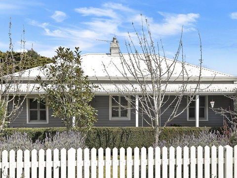 Greywood - Classic Highlands Charm & Serene Living - Tourism Caloundra 0
