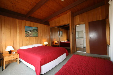 Grindelwald 1/39 Townsend Street - Tourism Caloundra 1