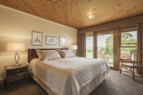 Grindelwald Lodge And Gardens - Tourism Caloundra 1