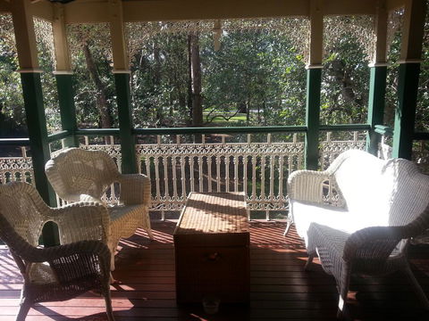 Grove Manor - Tourism Caloundra 1