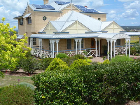 Grovely House - Tourism Caloundra 0