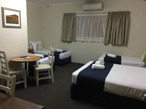 Gulgong Motel - Tourism Caloundra 1