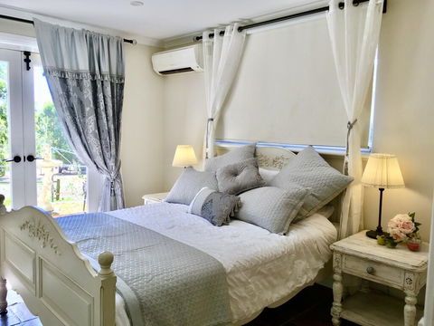 Gumleaf Manor Farmstay - Tourism Caloundra 0