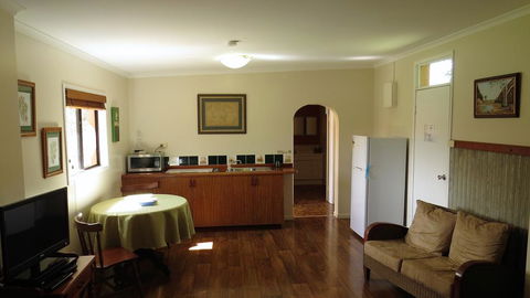 Gumtree On Gillies Bed And Breakfast - Tourism Caloundra 2