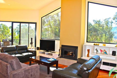 Gumtree Villa - Tourism Caloundra 1