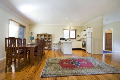Gumview Cottage - Tourism Caloundra 1