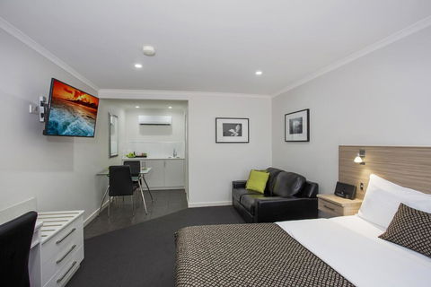 Hamilton Lonsdale Motel - Tourism Caloundra 0