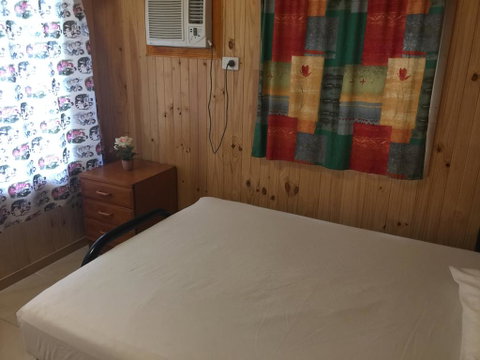 Happytourcairns Sharehouse - Tourism Caloundra 2