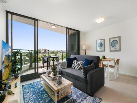 HARBOURSIDE- Hosted By: L'Abode Accommodation - Tourism Caloundra 0