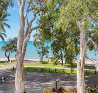 Hibiscus in Marlin Waters Palm Cove - Tourism Caloundra