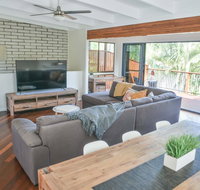 Hideaway At Hodgens Walk to Beach Happy Valley and Bulcock St With Backyard - Tourism Caloundra