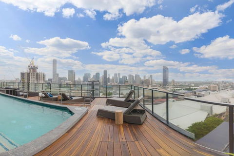 High End Living In Brisbane City - Tourism Caloundra 1