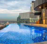 High Life Central with Pool and Car Park - Tourism Caloundra