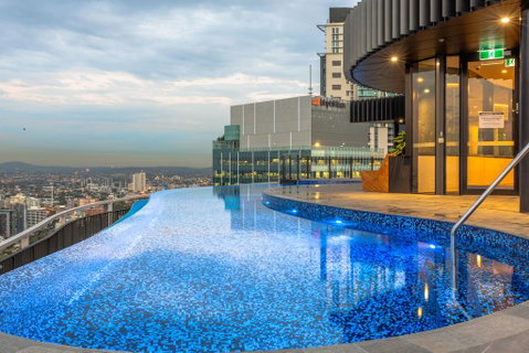 High Life Central With Pool And Car Park - Tourism Caloundra 0