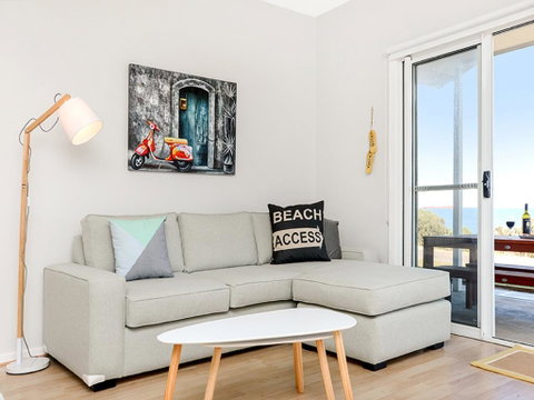 High Tide - Wallaroo Beachfront Property - Pet-Friendly - Tourism Caloundra 2