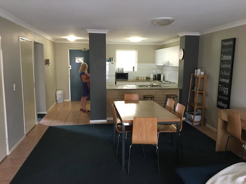 Hillarys Executive Apartment - Tourism Caloundra 2