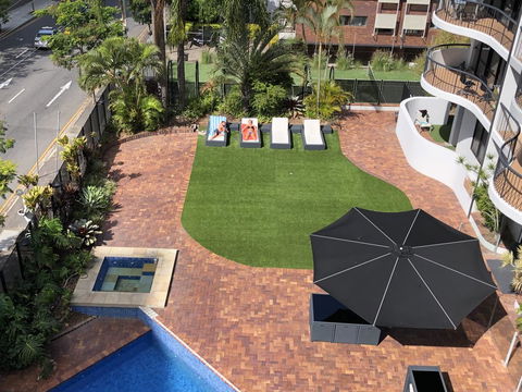 Hillcrest Apartment Hotel (formerly Central Hillcrest Apartments) - Tourism Caloundra 0