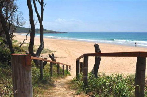 Hoey Moey Backpackers - Tourism Caloundra 0