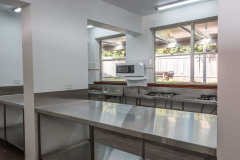 Hoey Moey Backpackers - Tourism Caloundra 3