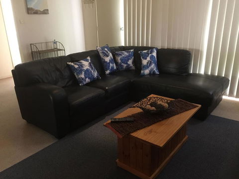 Holiday Home In The Heart Of Anglesea - Tourism Caloundra 2