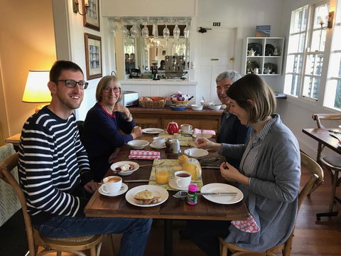 Holmwood Guesthouse - Tourism Caloundra 1