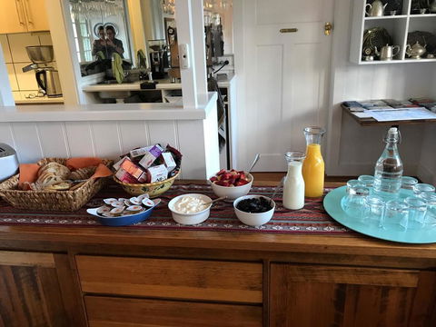 Holmwood Guesthouse - Tourism Caloundra 2