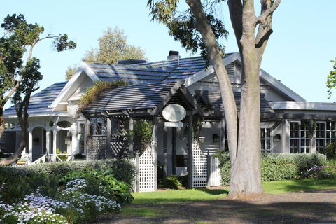 Holmwood Guesthouse - Tourism Caloundra 0