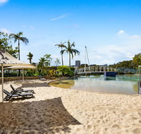 Homebush Bay Self-Contained Modern Two-Bedroom Apartments BEN - Tourism Caloundra