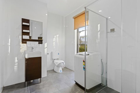 HomeHotel Cozy Duplex In Serene And Leafy Suburb - Tourism Caloundra 0