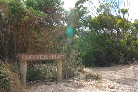 Honeyeaters Hideaway In Vivonne Bay - Tourism Caloundra 0