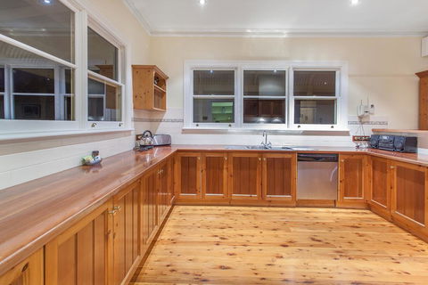 Hopkins River Homestead - Fireplace, Linen, WiFi, 4 Bdrm - Tourism Caloundra 1