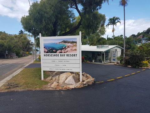 Horseshoe Bay Resort - Tourism Caloundra 0