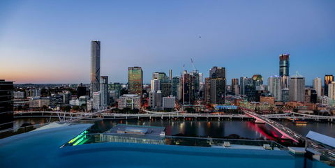 Hostrelax Residences On Hope Street - Tourism Caloundra 1