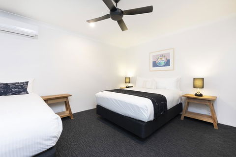 Hotel Forster - Tourism Caloundra 2