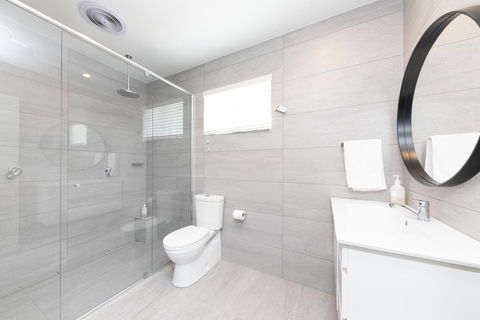 Hotel Forster - Tourism Caloundra 3