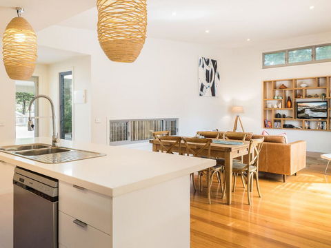 Island Pearl - Tourism Caloundra 1